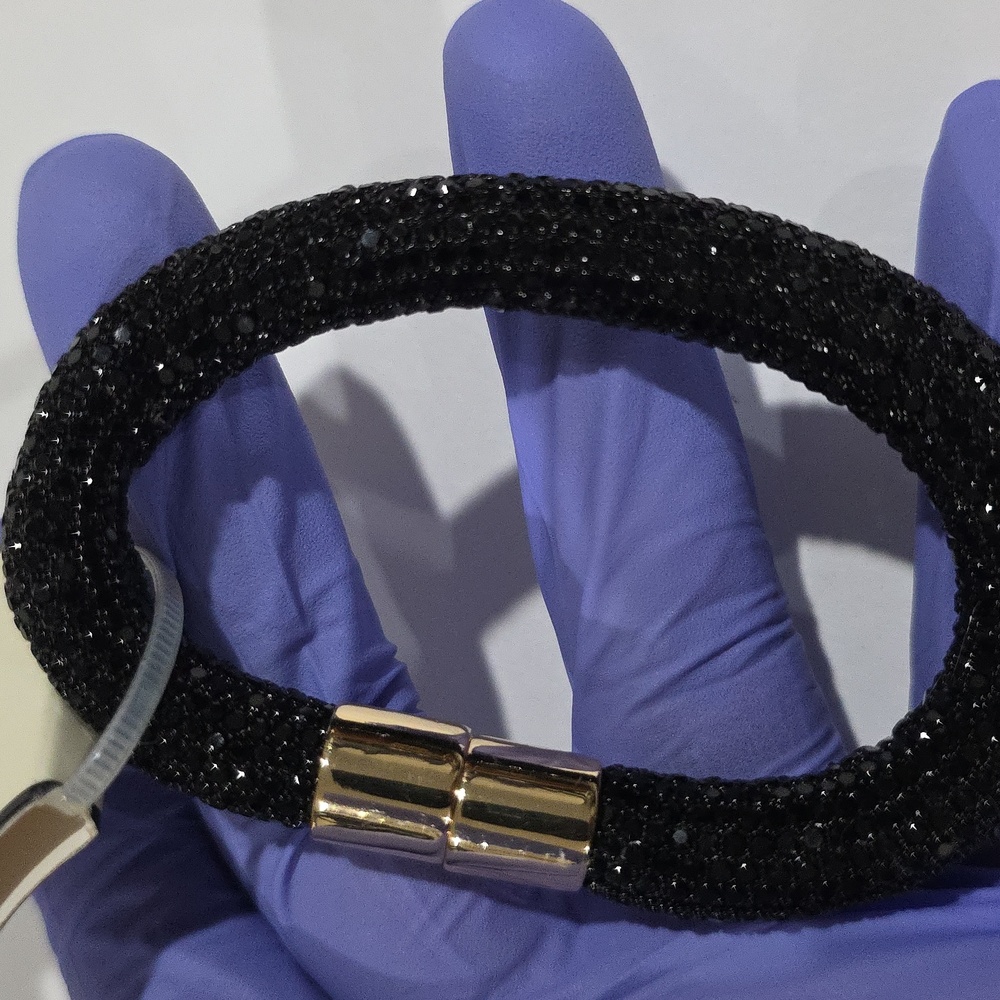 Black Crystal Bracelet w/ Gold Magnetic Clasp – Elegant Luxe Fashion Jewelry - Picture 8 of 8